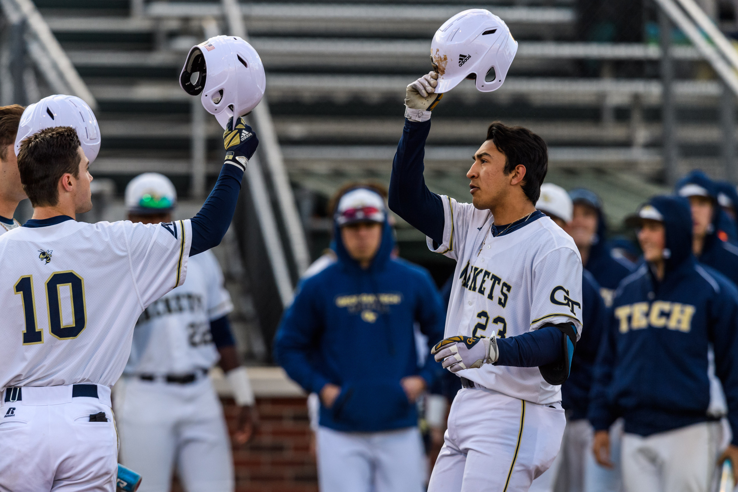 Chase Murray (10), Oscar Serratos (23)