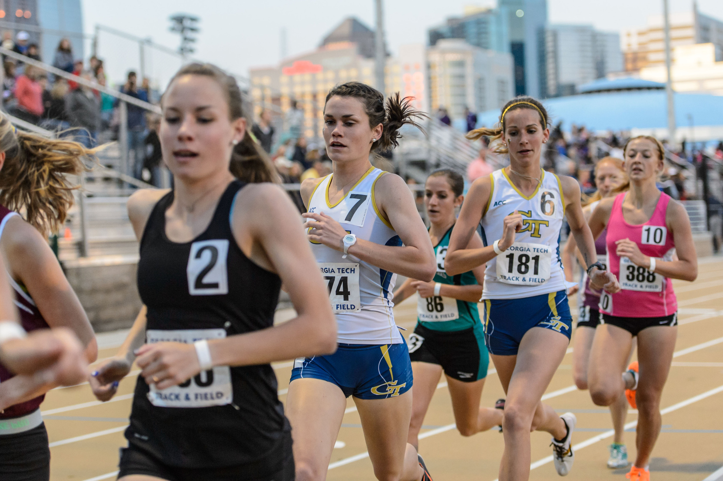 Caroline Kissel, Laura Serres