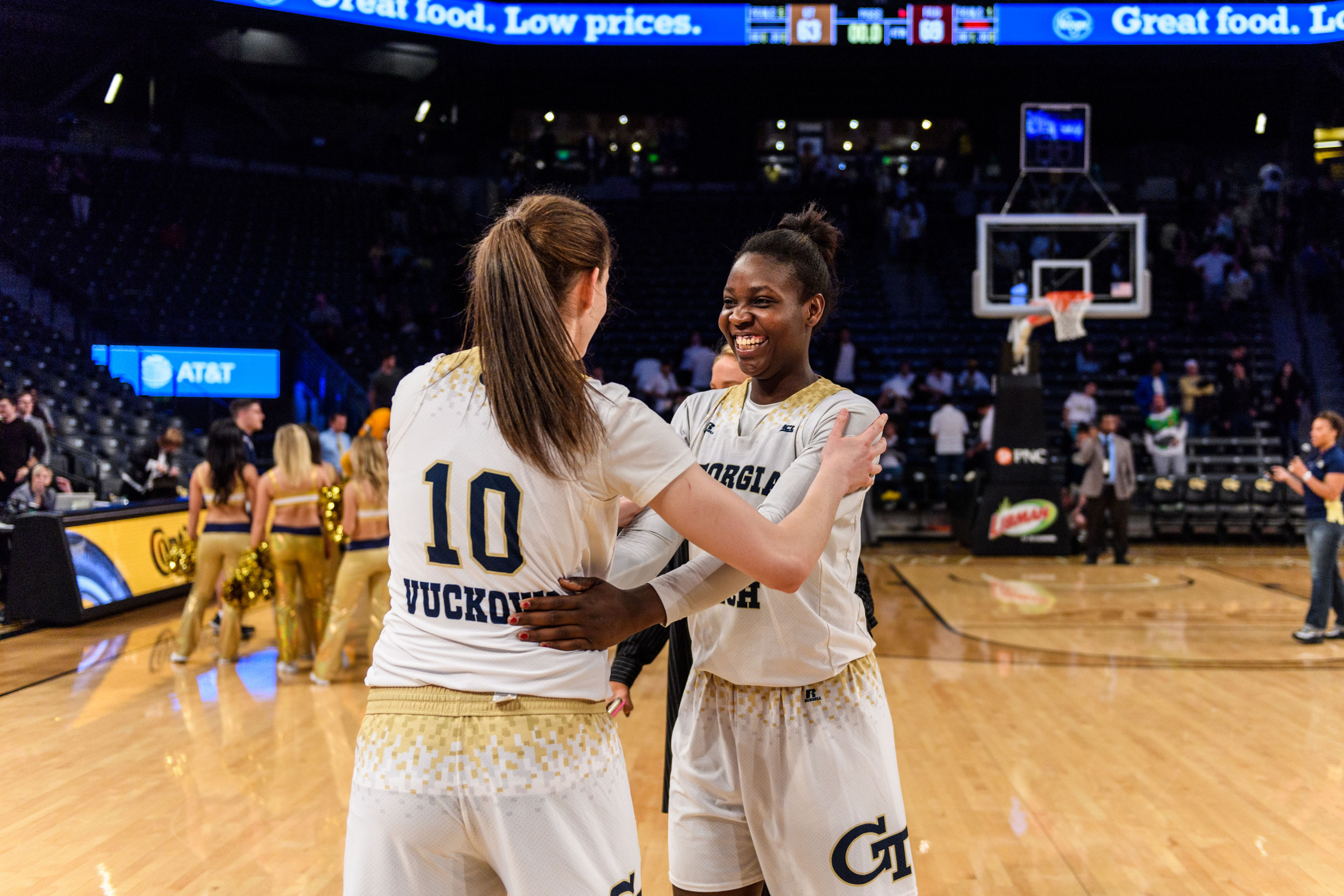 Elo Edeferioka (11), Katarina Vuckovic (10)