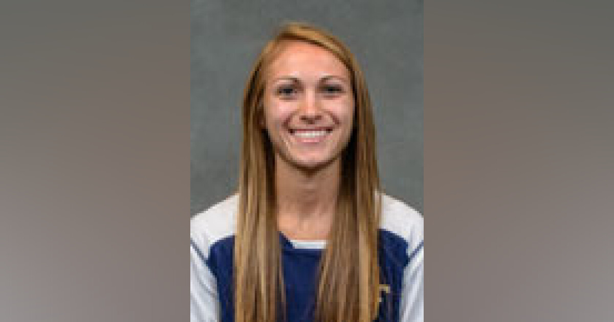 Kelly Meyer Women’s Cross Country Tech Yellow Jackets