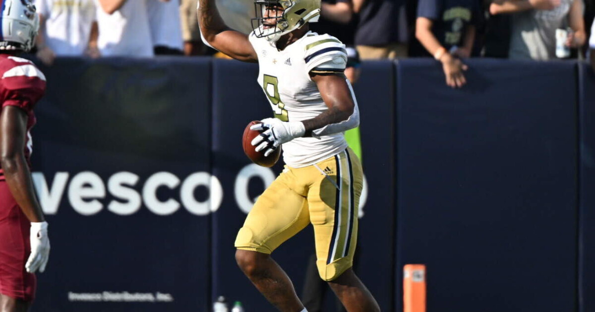 Kennard Named ACC Defensive Lineman of the Week Football —