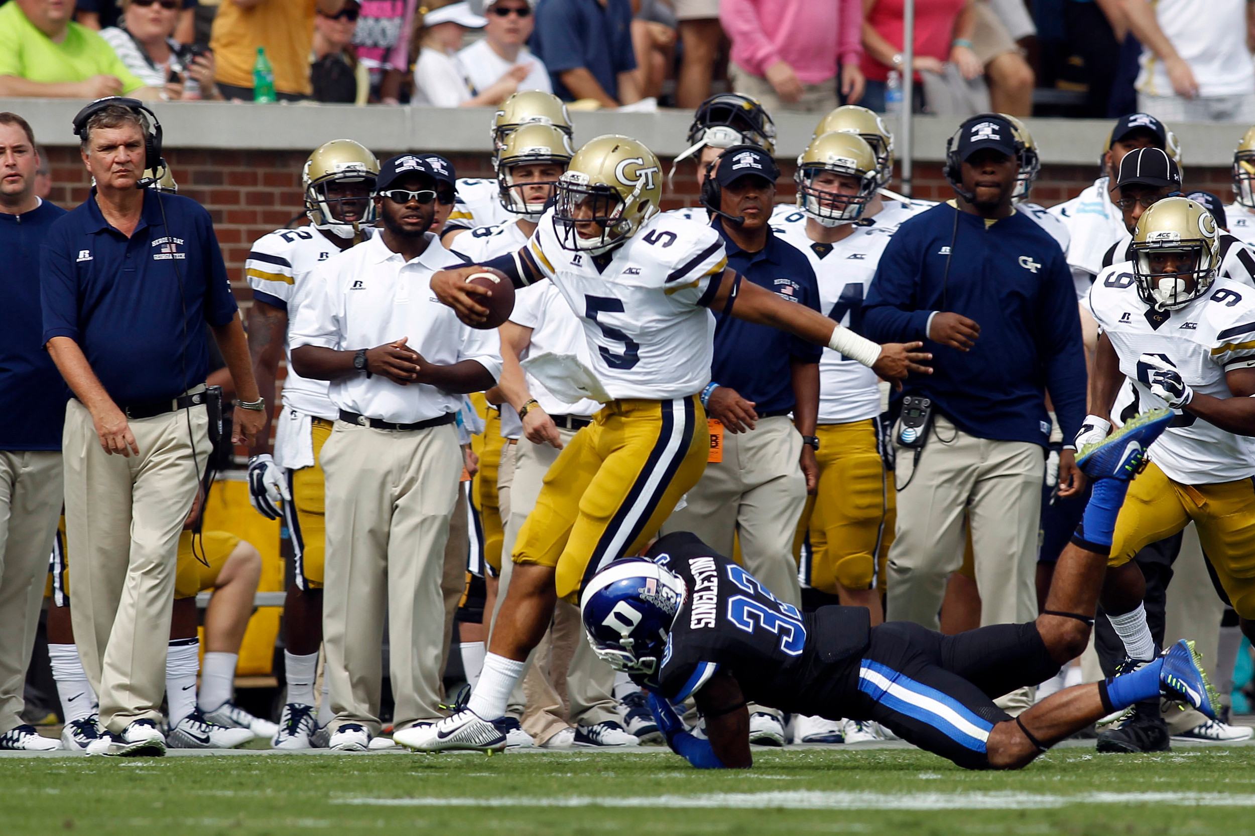 Yellow Jackets quarterback Justin Thomas (5) (Brett Davis-USA TODAY Sports)