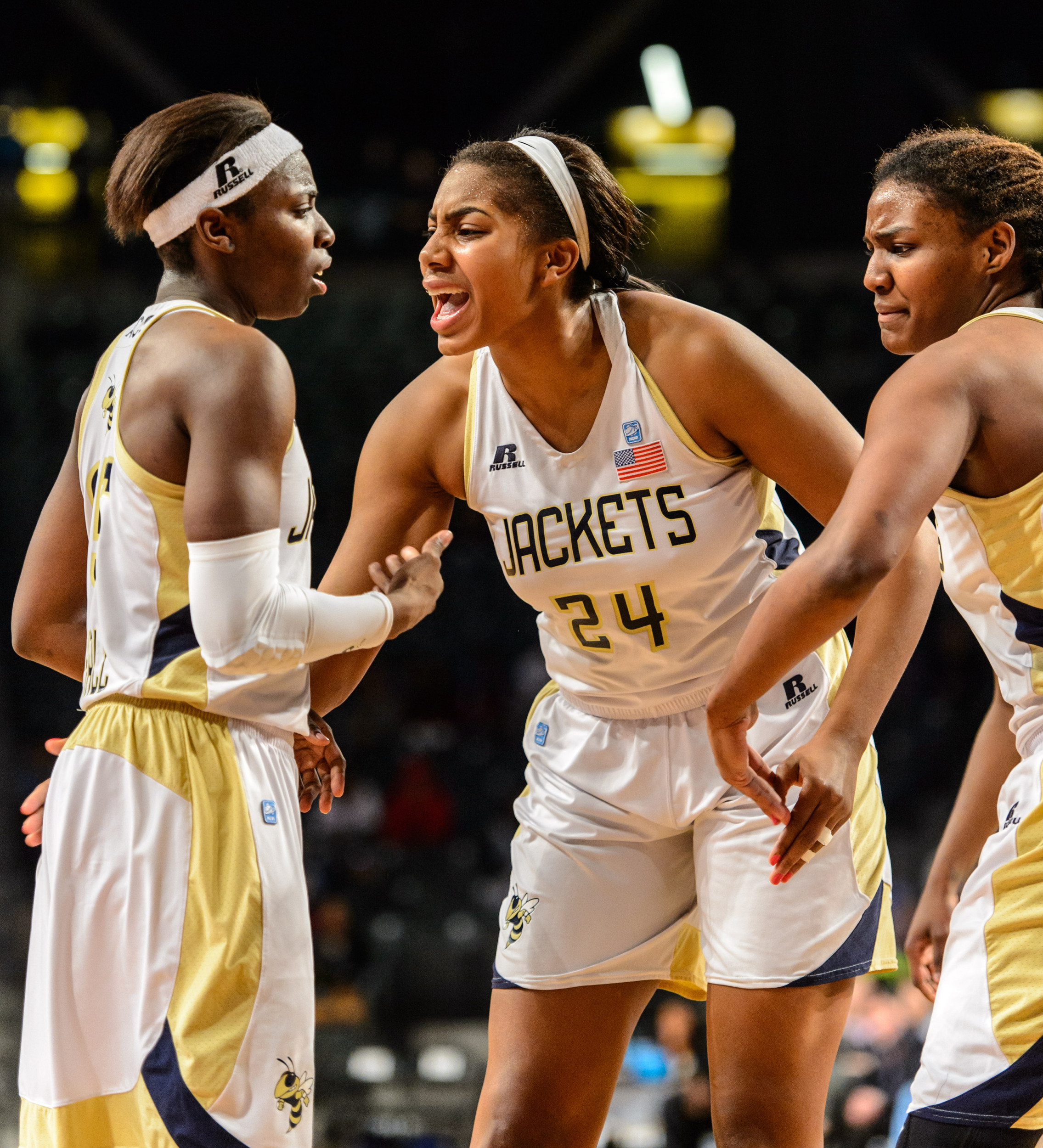 Shayla Bivins (24), Tyaunna Marshall (15), Roddreka Rogers (54)