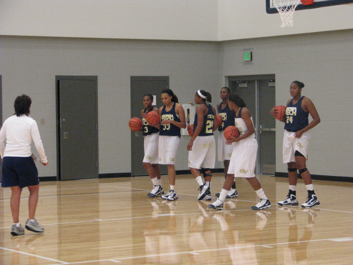 Team practices in the brand new Zelnak Center