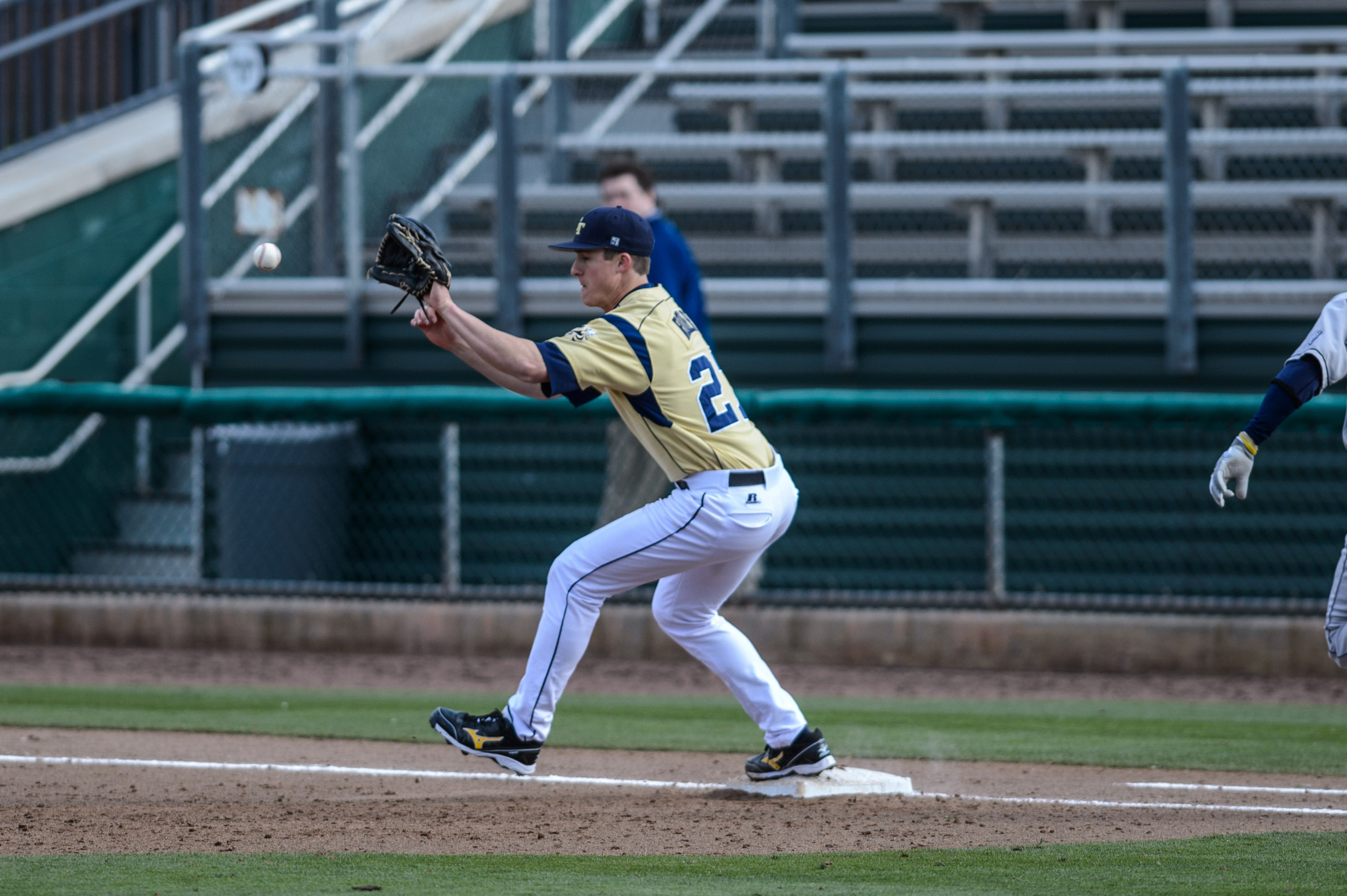 Jonathan Roberts (27)