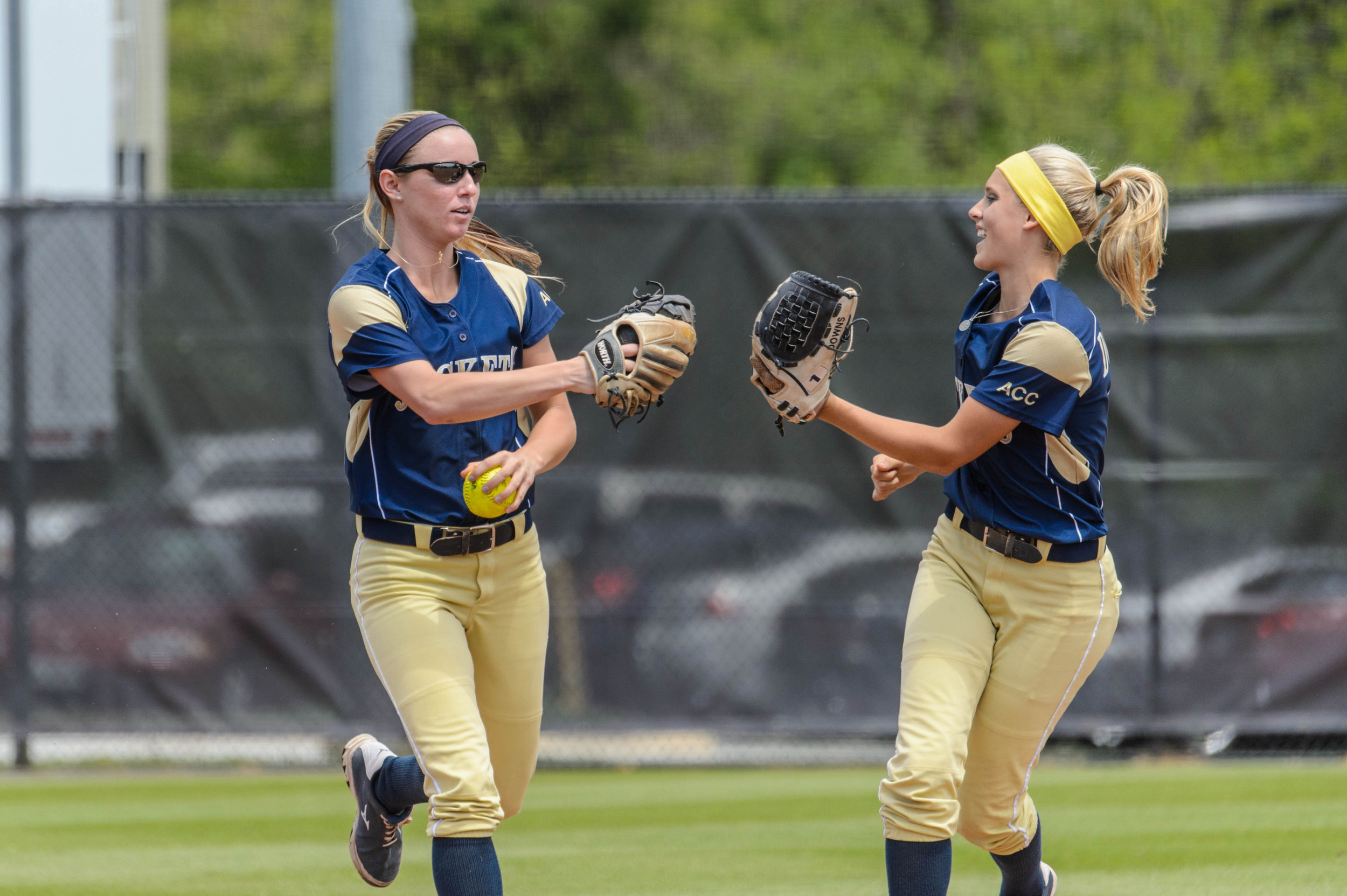 Hayley Downs (1), Katie Johnsky (3)