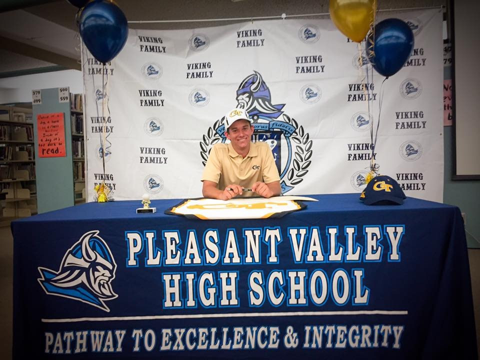 Noah Norton signs his national letter of intent