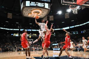 PHOTOS: Men’s Basketball at North Carolina