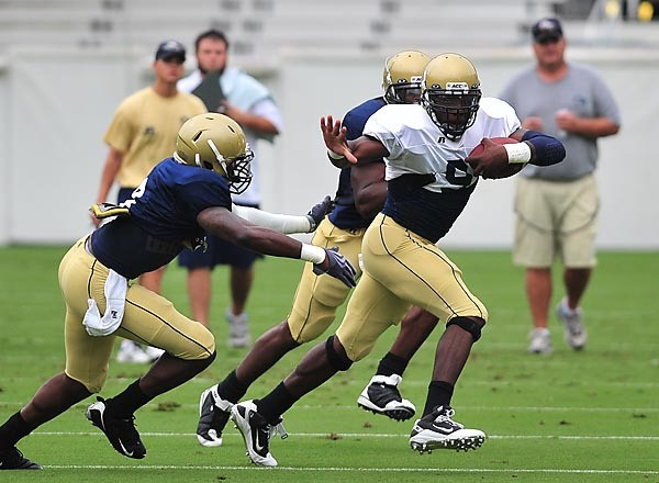 Georgia Tech FootballScrimmage PracticeAugust 14, 2010Bobby Dodd StadiumJoshua Nesbitt