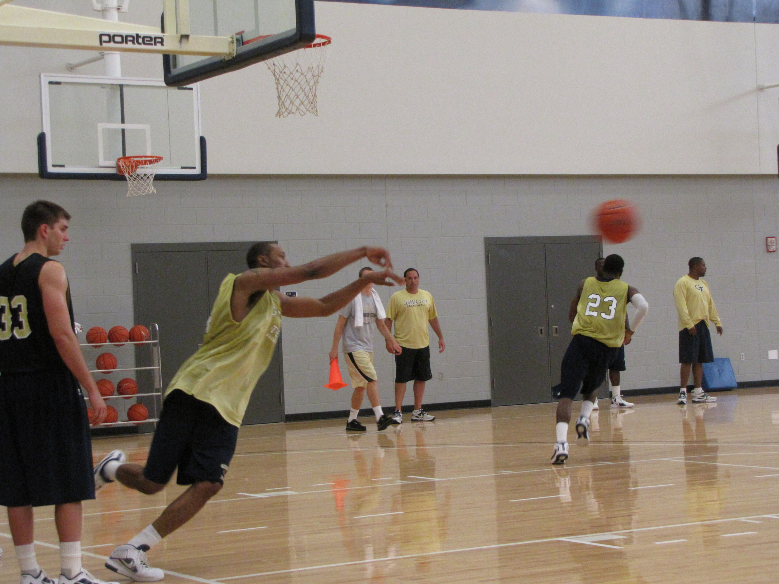 Kammeon Holsey throws an outlet to start the break.