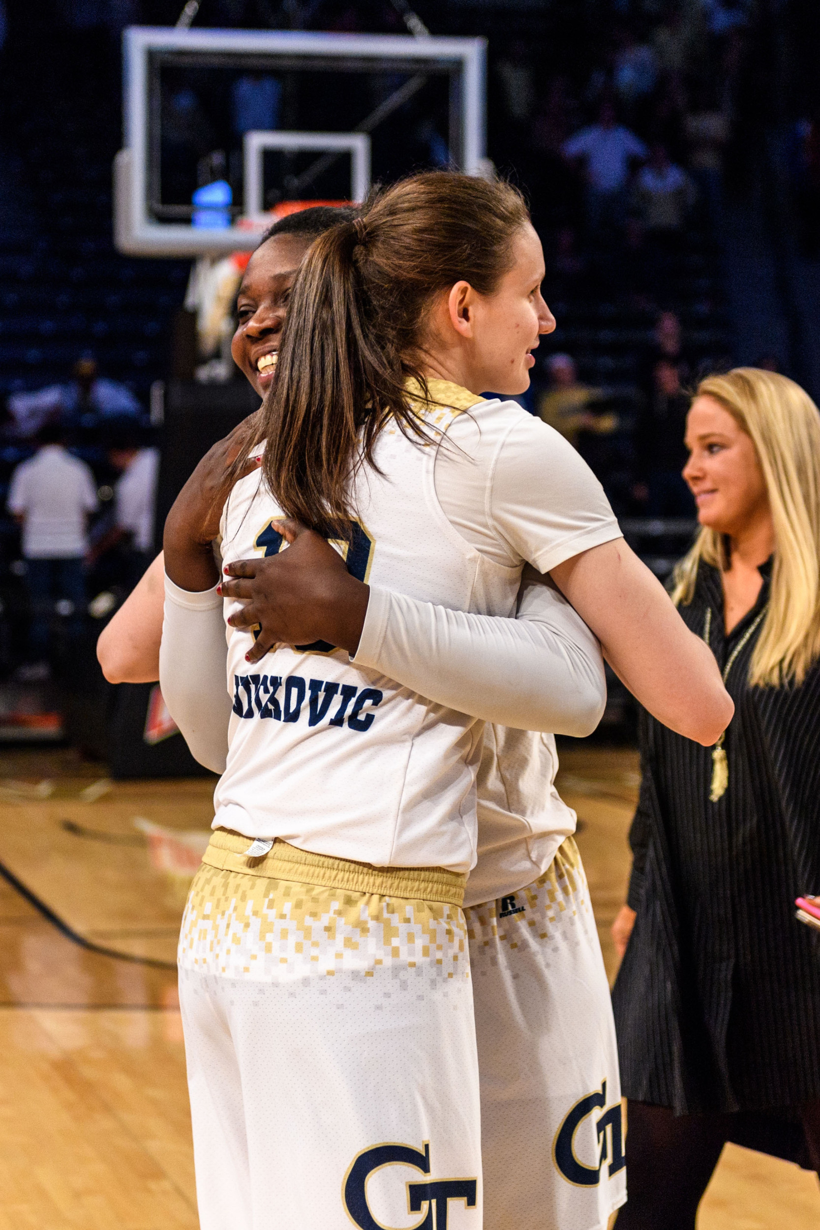 Elo Edeferioka (11), Katarina Vuckovic (10)