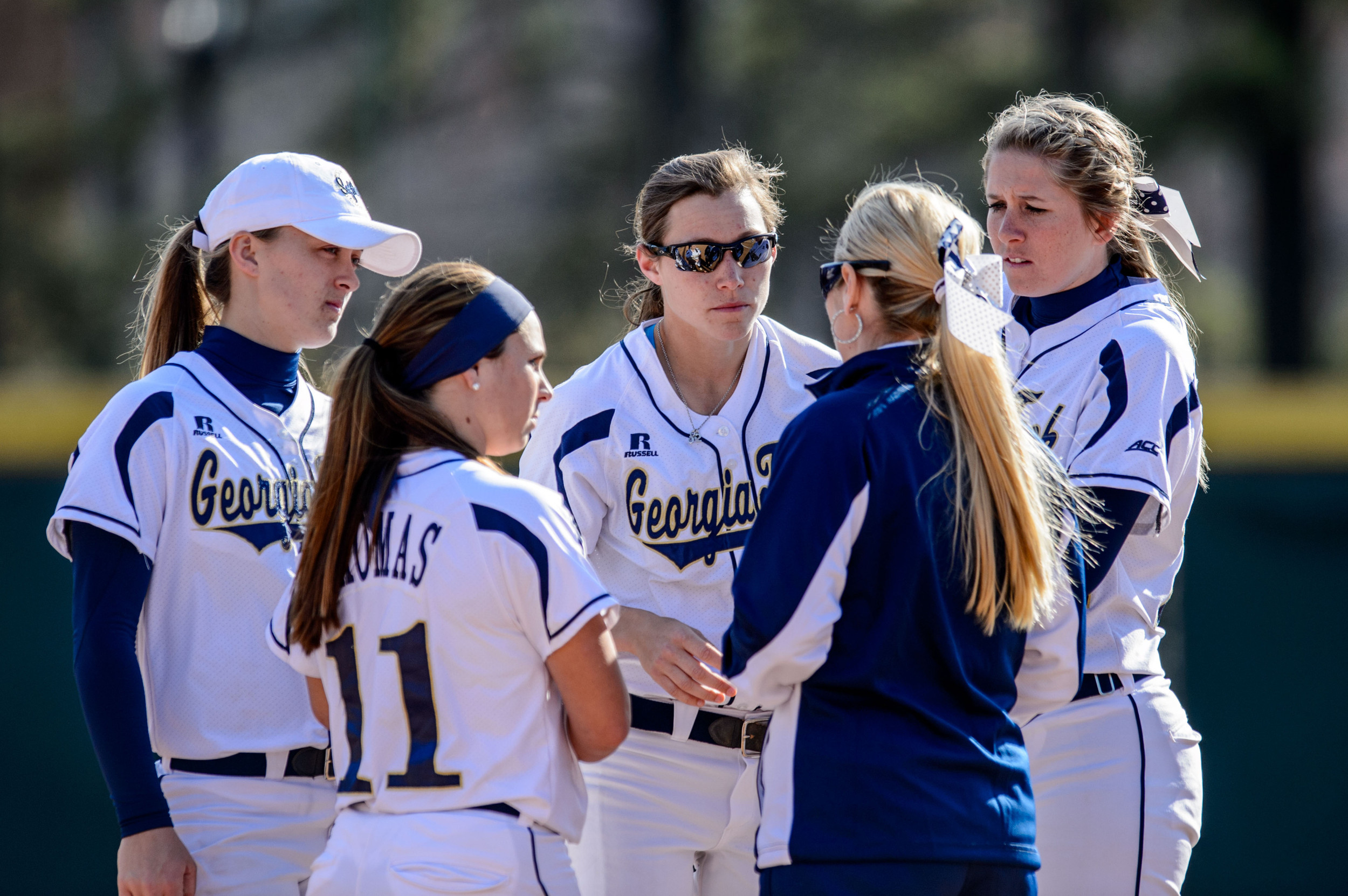 Kelsey Chisholm (15), Karly Fullem (22), Coach Shelly Hoerner, Maddie Lionberger (2), Chelsie Thomas (11)