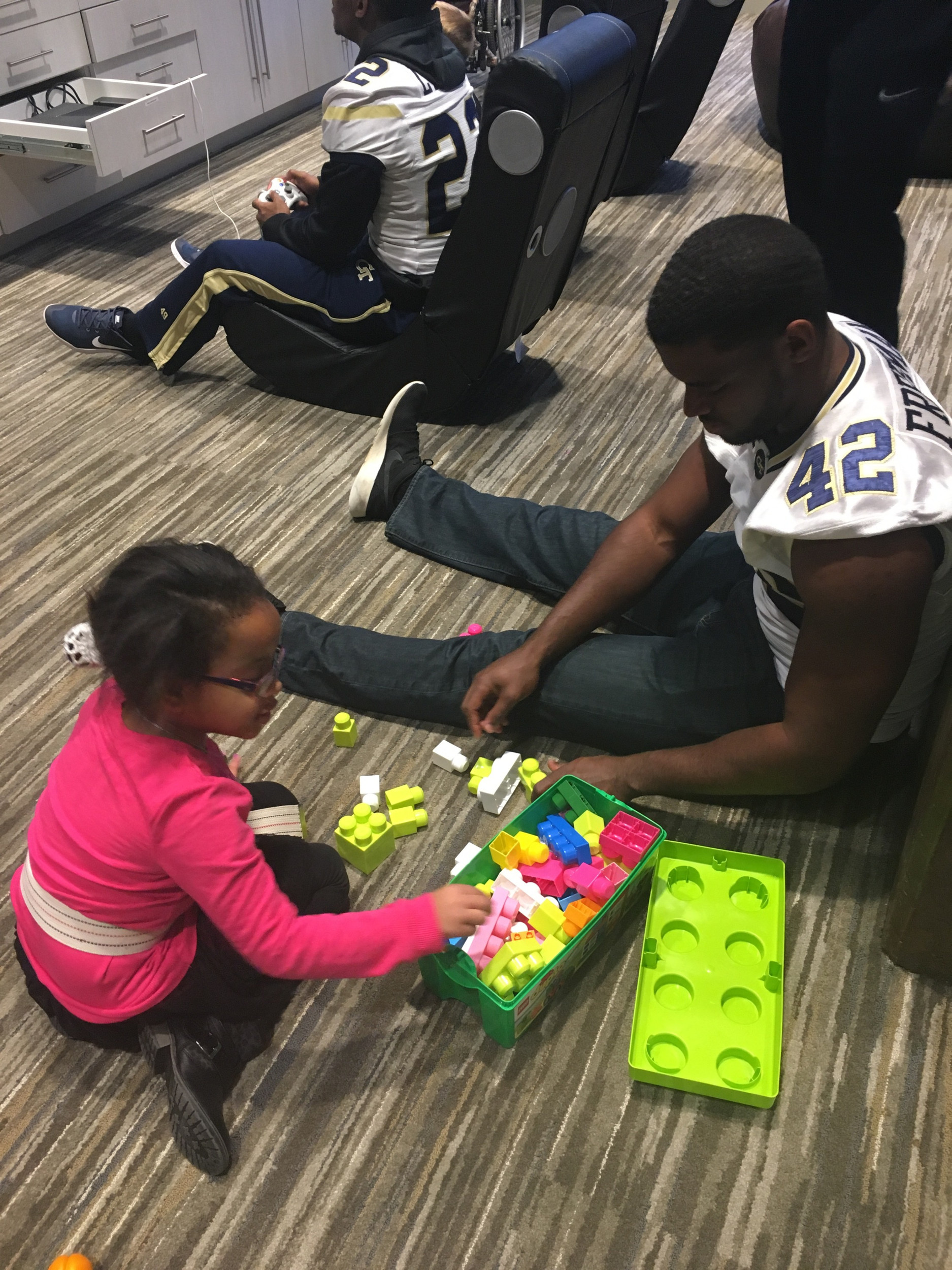 Ronald McDonald House Visit - 12/12/16