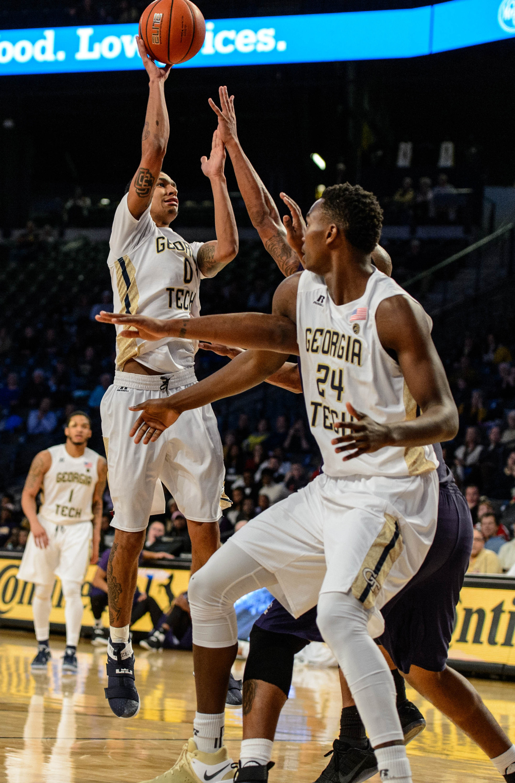 Justin Moore (0), Sylvester Ogbonda (24)