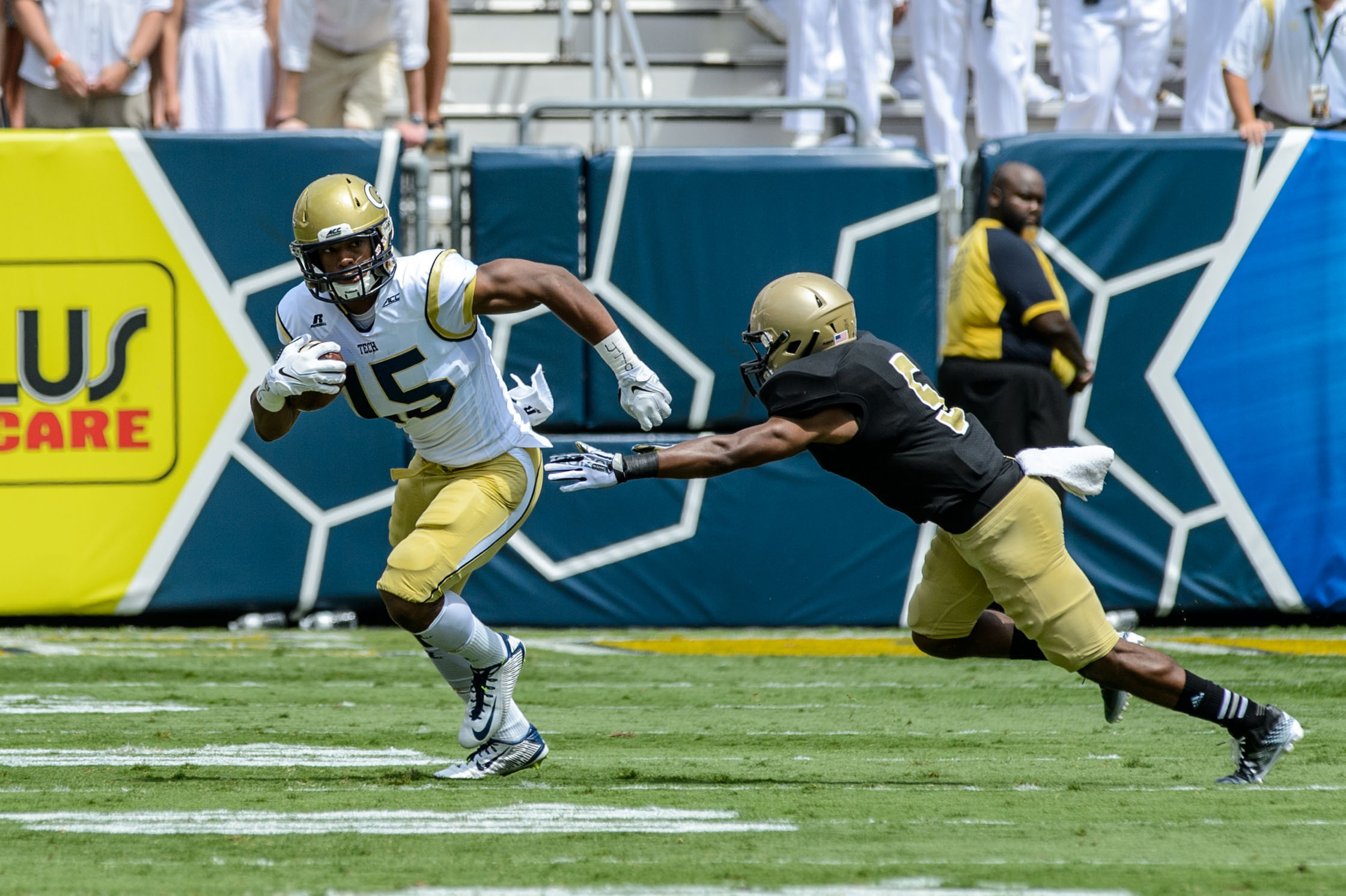 DeAndre Smelter (15)