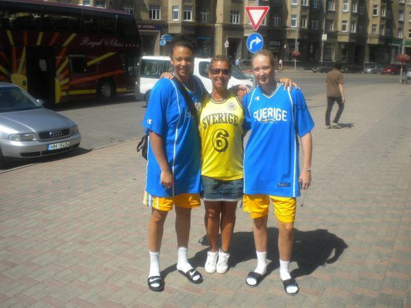 Danielle Hamilton-Carter and Frida Fogdemark at 2010 European Championships