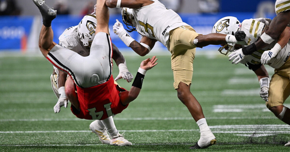 Jackets Edged in Clean, Old-Fashioned Hate, 16-9