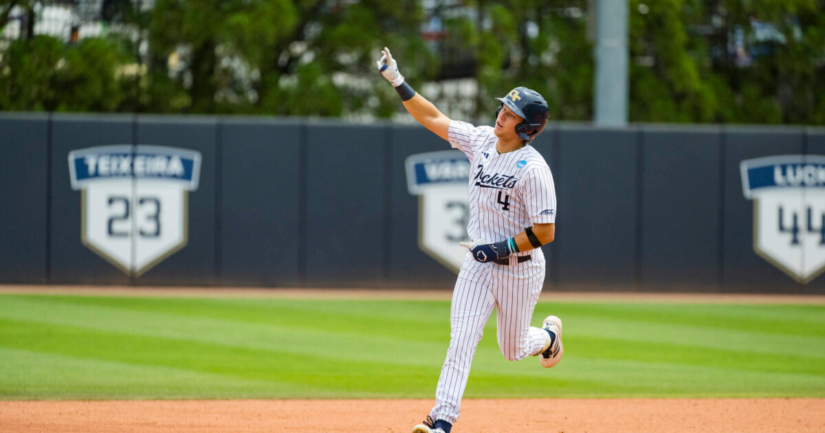 Jackets Blast Flames, 22-5