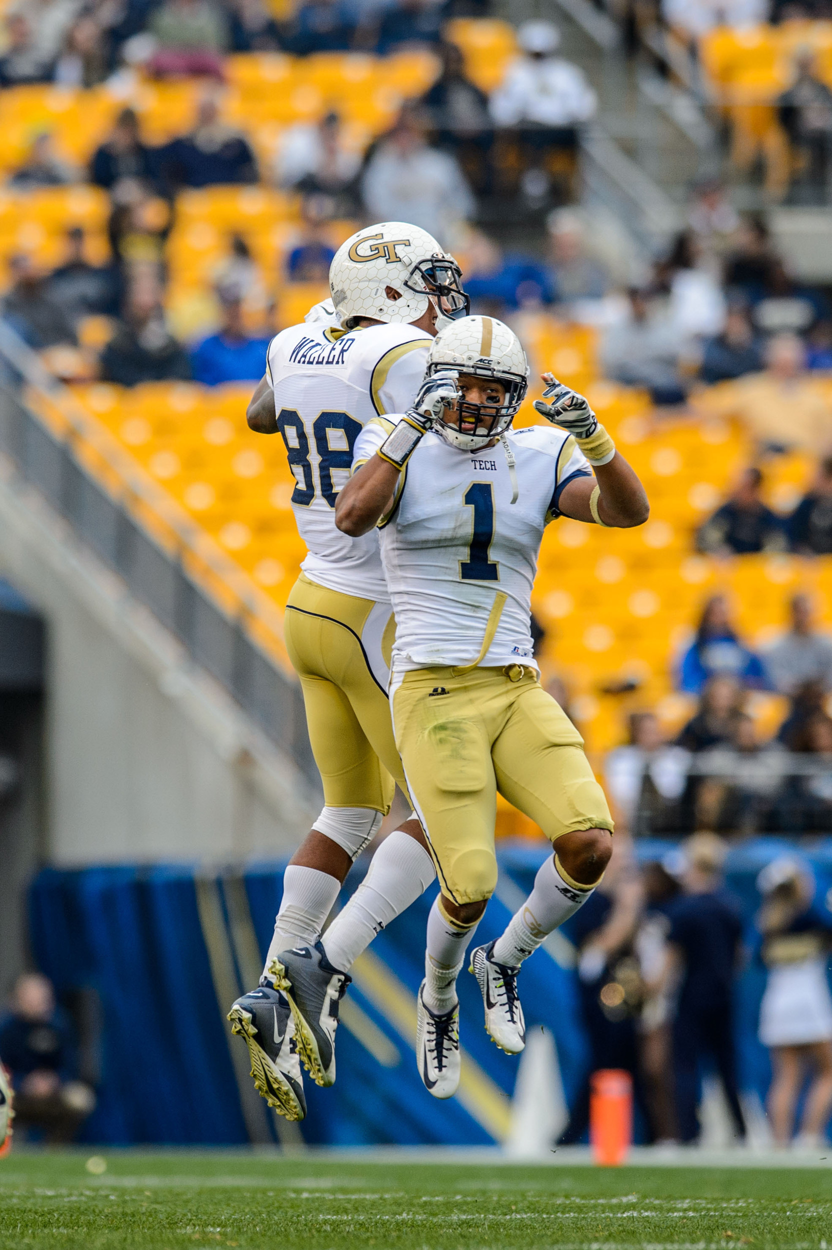 Isaiah Johnson (1), Darren Waller (88)