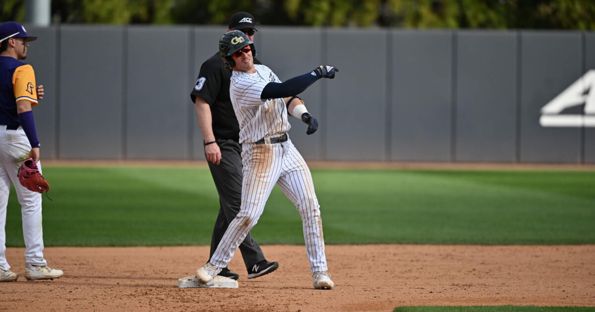 DeLeo Ignites Offense in Victory over Baseball —