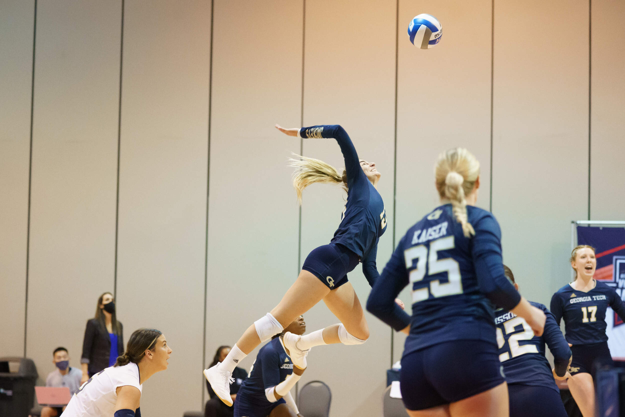GALLERY Volleyball vs. No. 3 Minnesota in NCAA Tournament