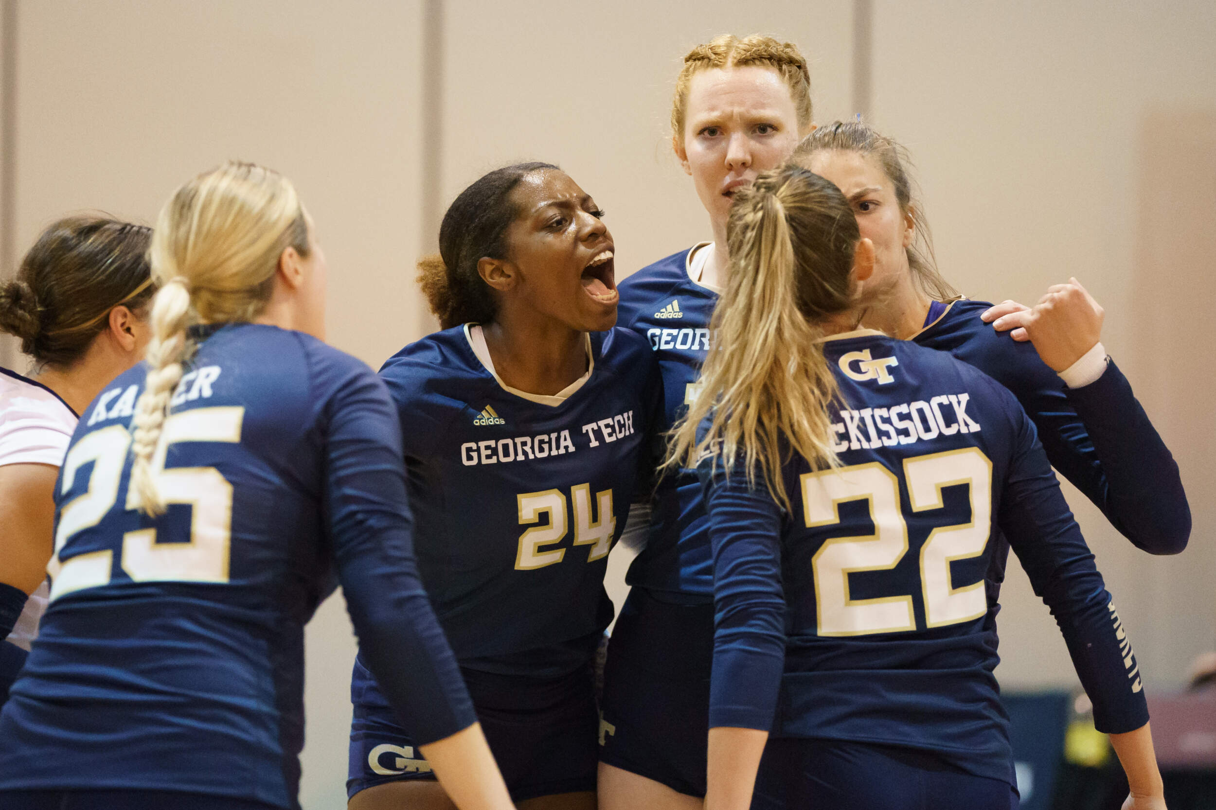 GALLERY Volleyball vs. No. 3 Minnesota in NCAA Tournament
