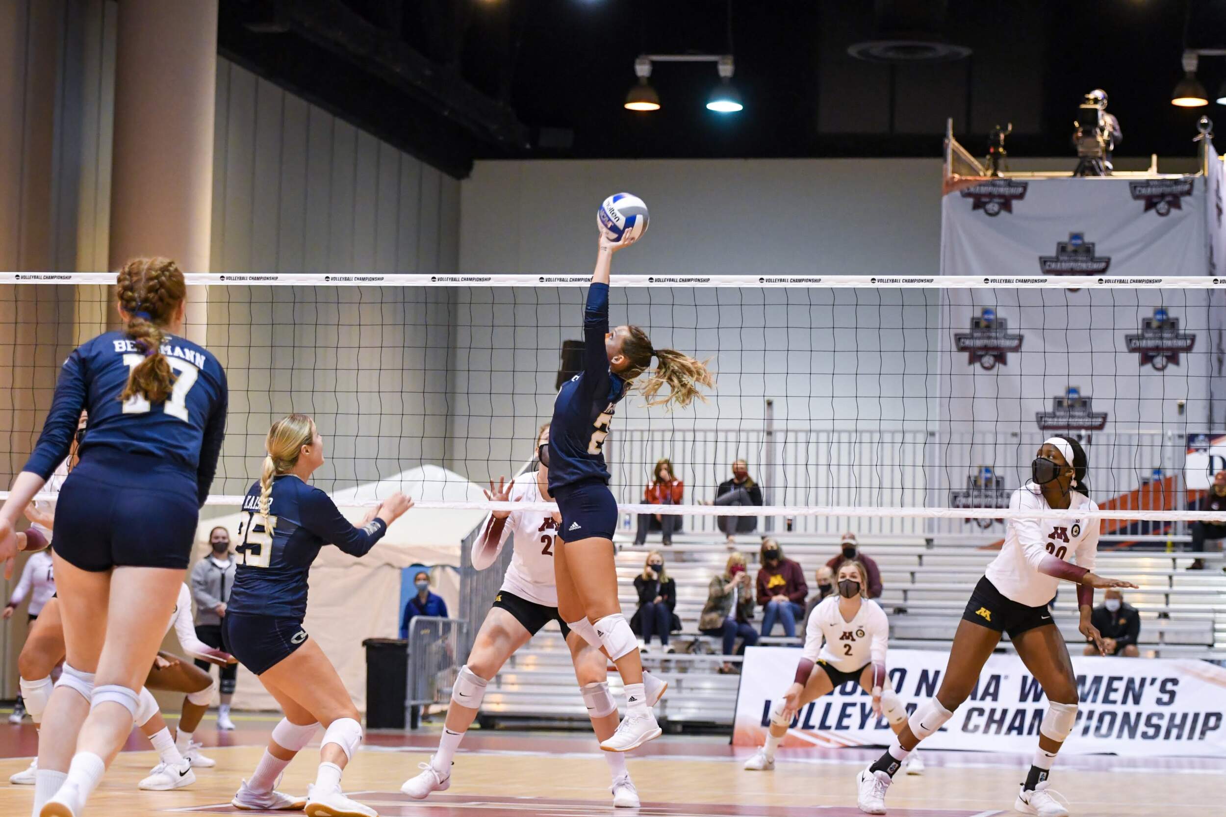 GALLERY Volleyball vs. No. 3 Minnesota in NCAA Tournament